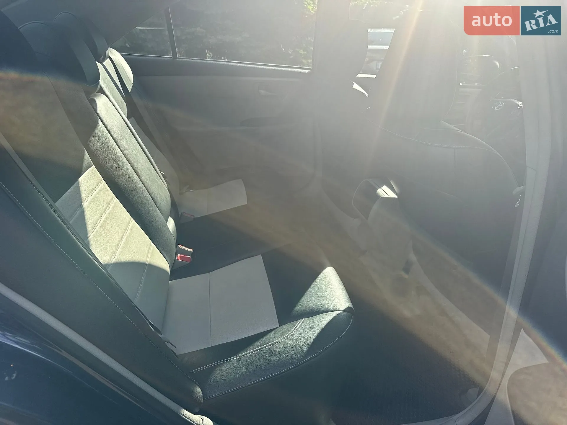 2016 Toyota Camry - мініатюра 3
