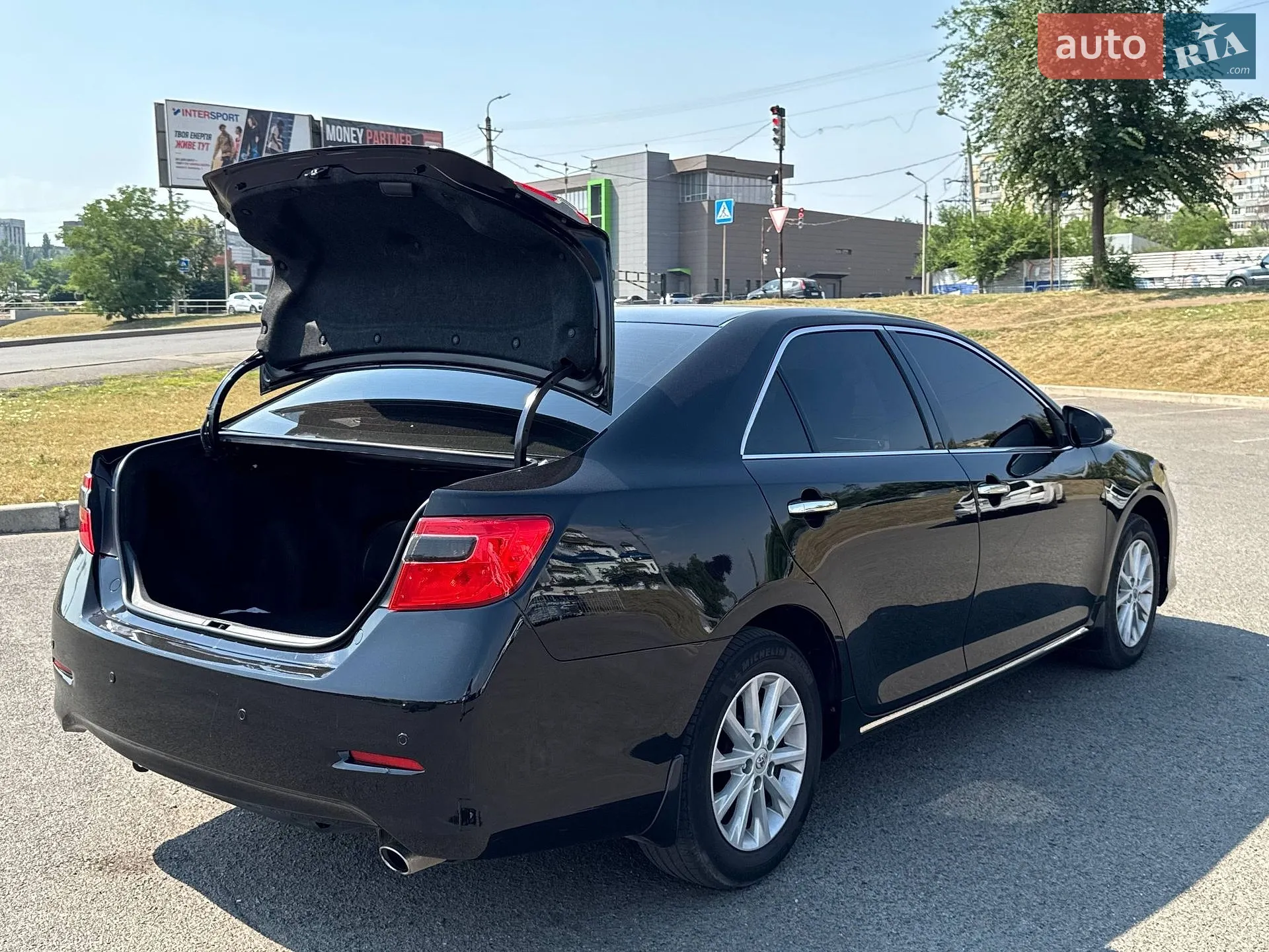 2013 Toyota Camry - мініатюра 22