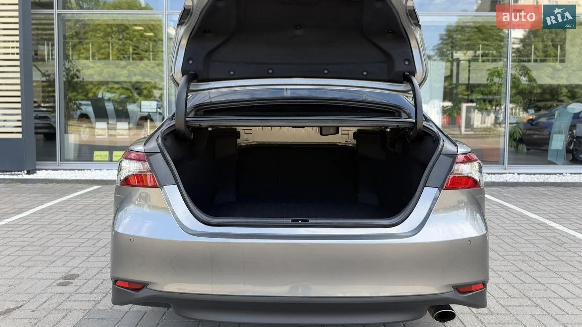 2021 Toyota Camry - мініатюра 10