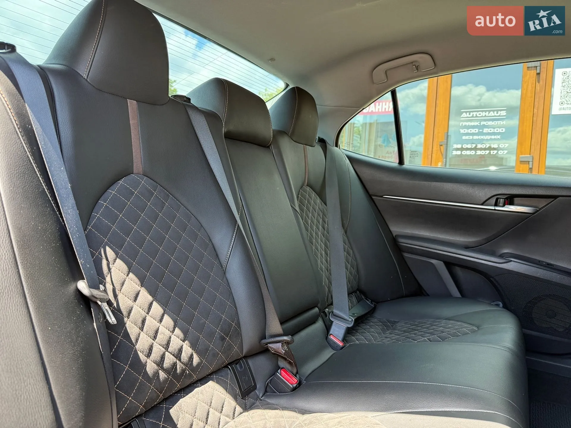 2018 Toyota Camry - мініатюра 12