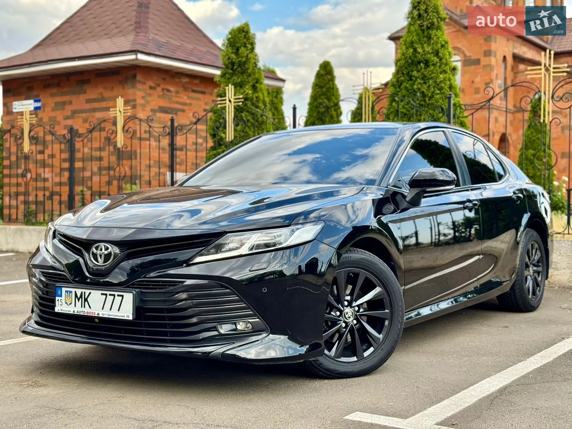 2020 Toyota Camry - фото 1