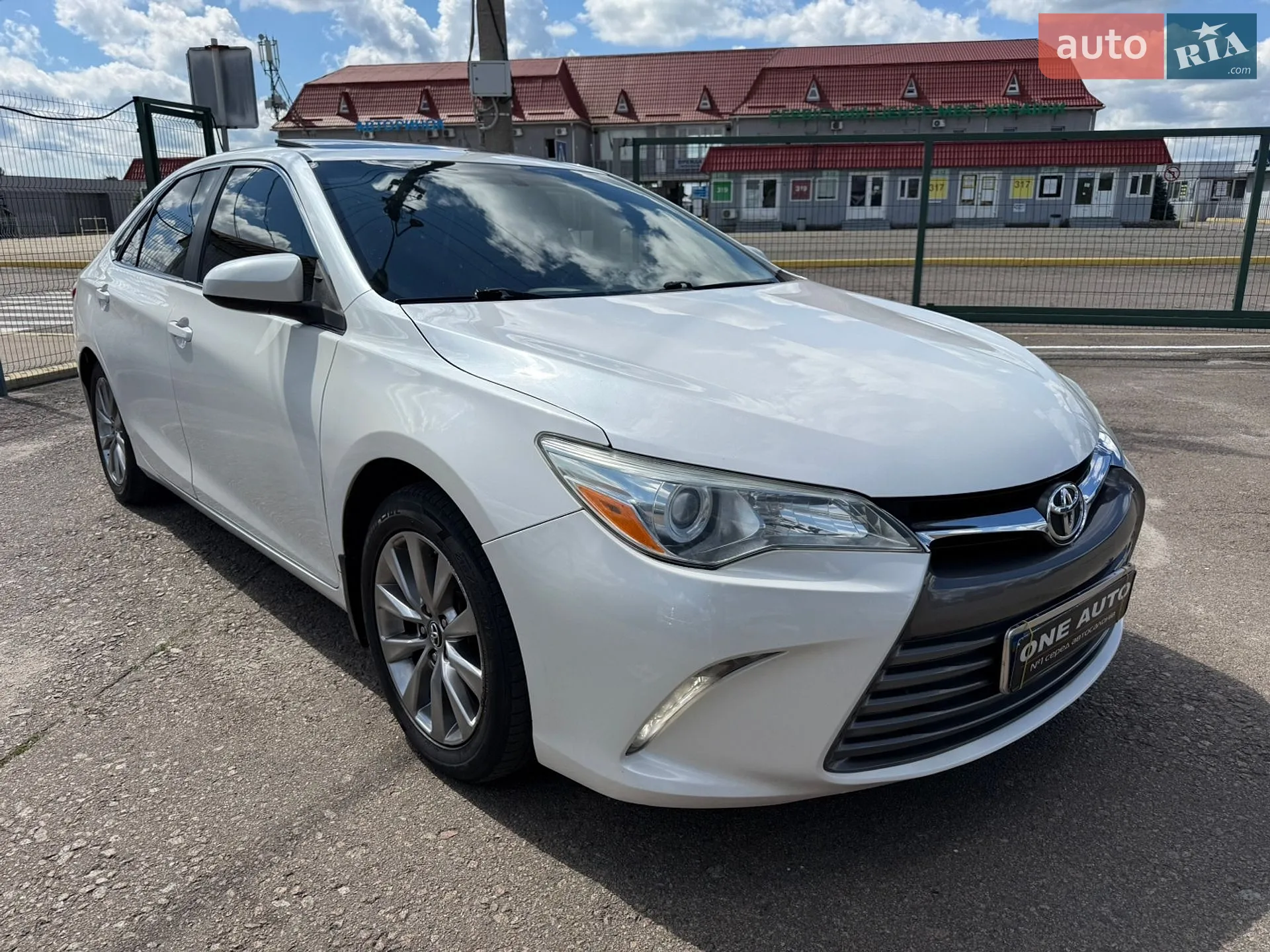 2015 Toyota Camry - мініатюра 2