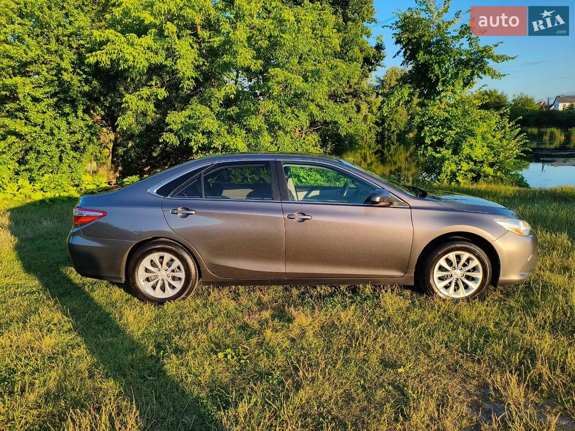 2017 Toyota Camry - мініатюра 18