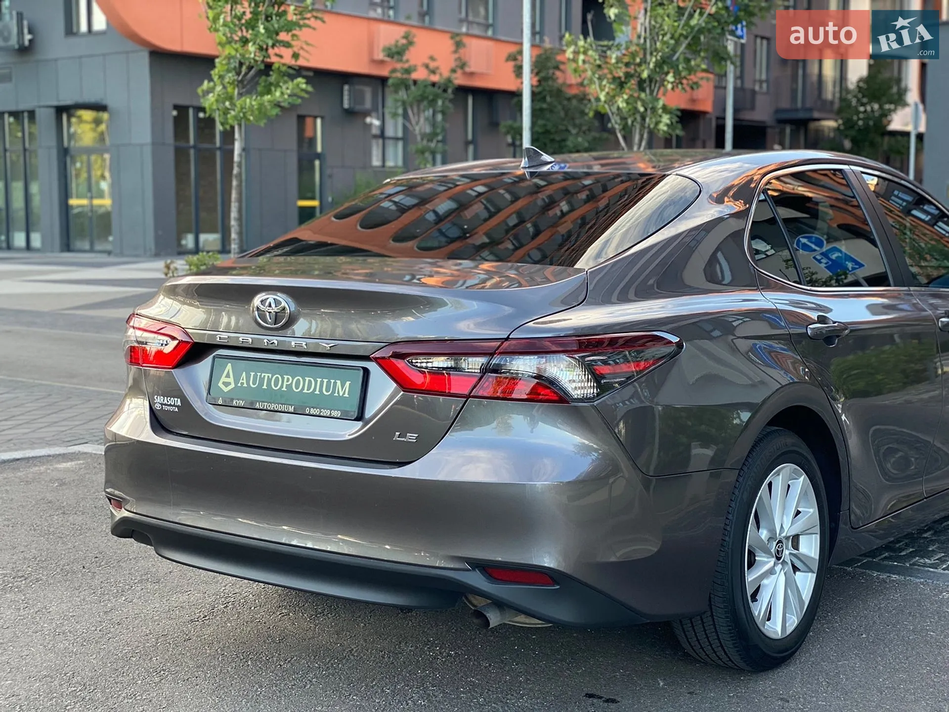 2021 Toyota Camry - мініатюра 9