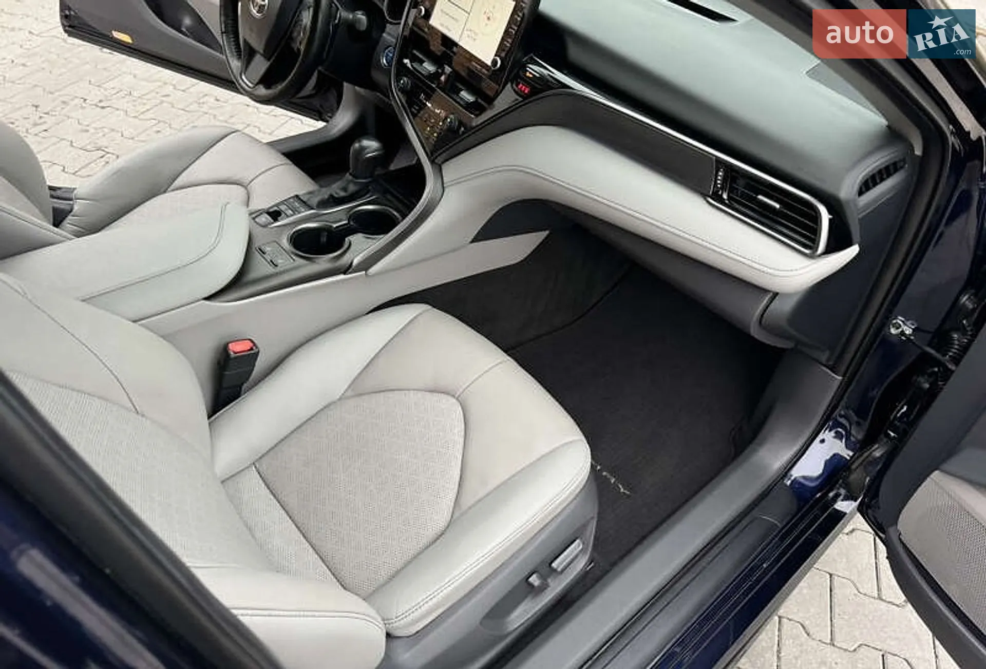 2021 Toyota Camry - мініатюра 17
