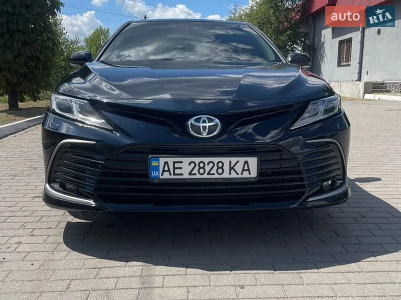 Toyota Camry 2021