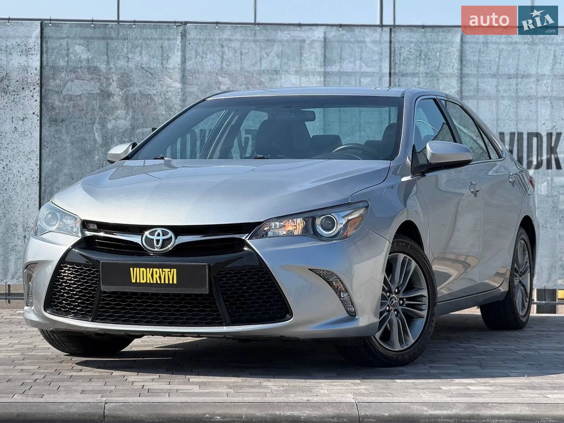 2015 Toyota Camry - фото 1