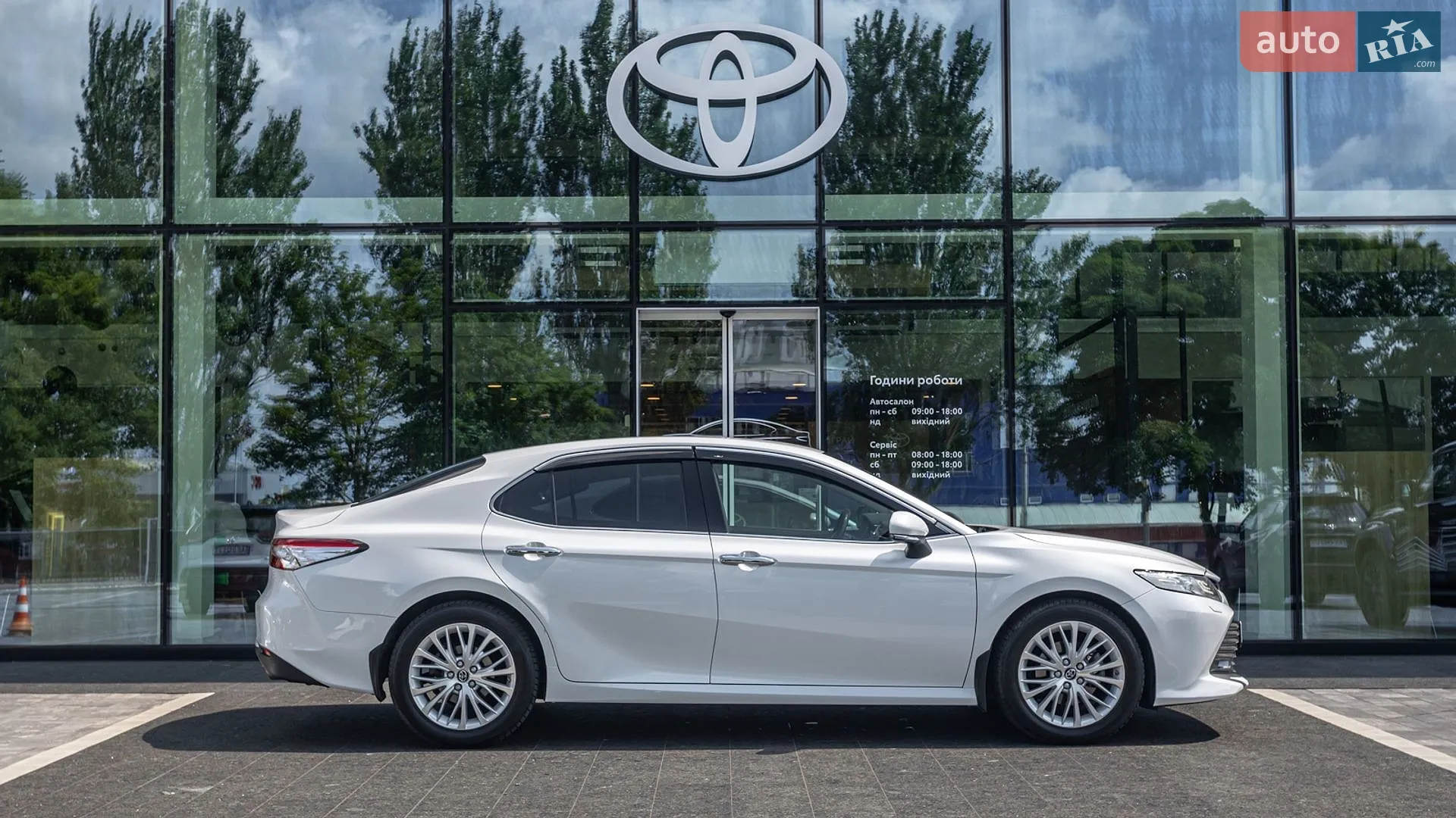 2019 Toyota Camry - мініатюра 17