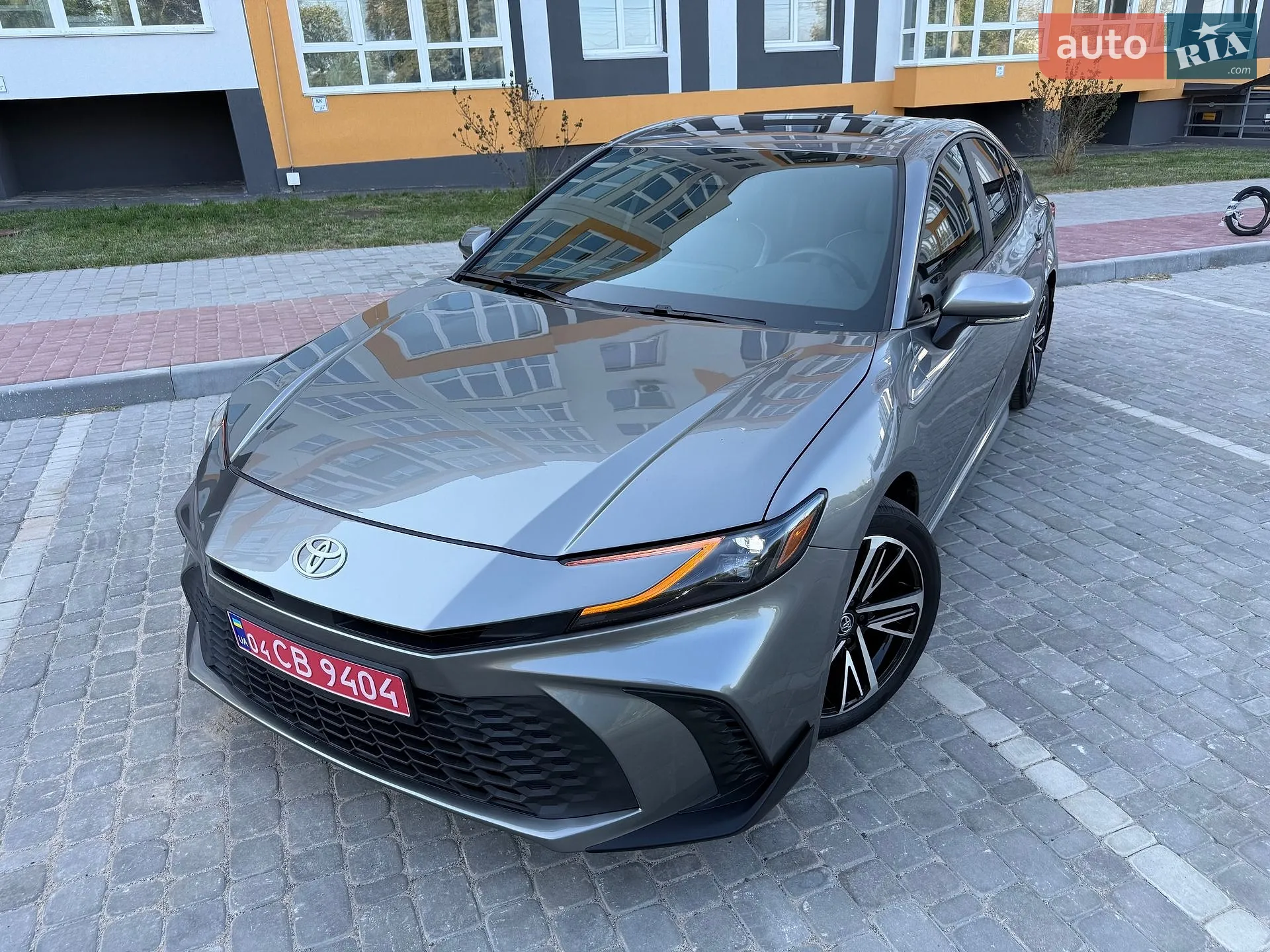 2025 Toyota Camry - мініатюра 2