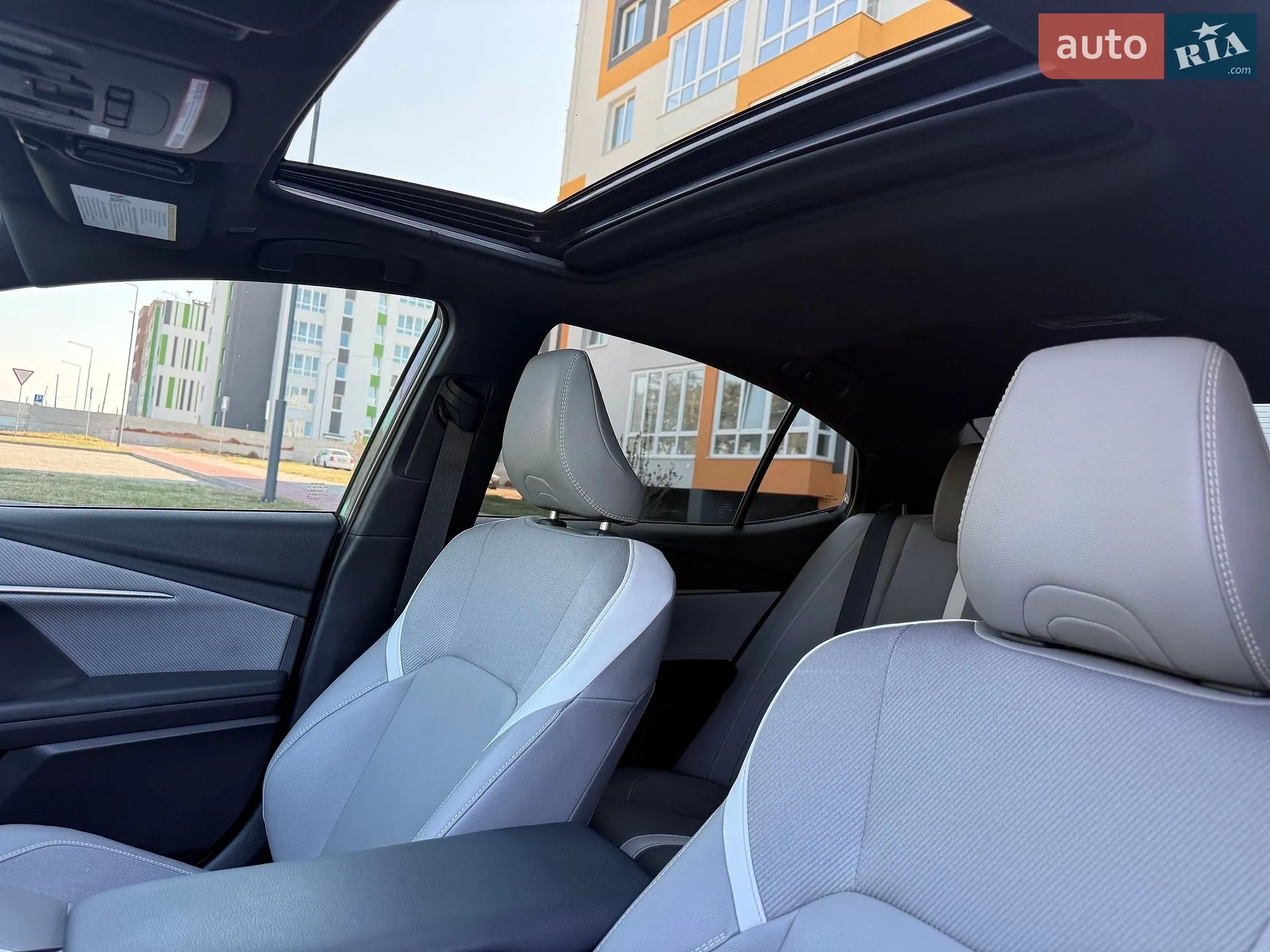 2025 Toyota Camry - мініатюра 19
