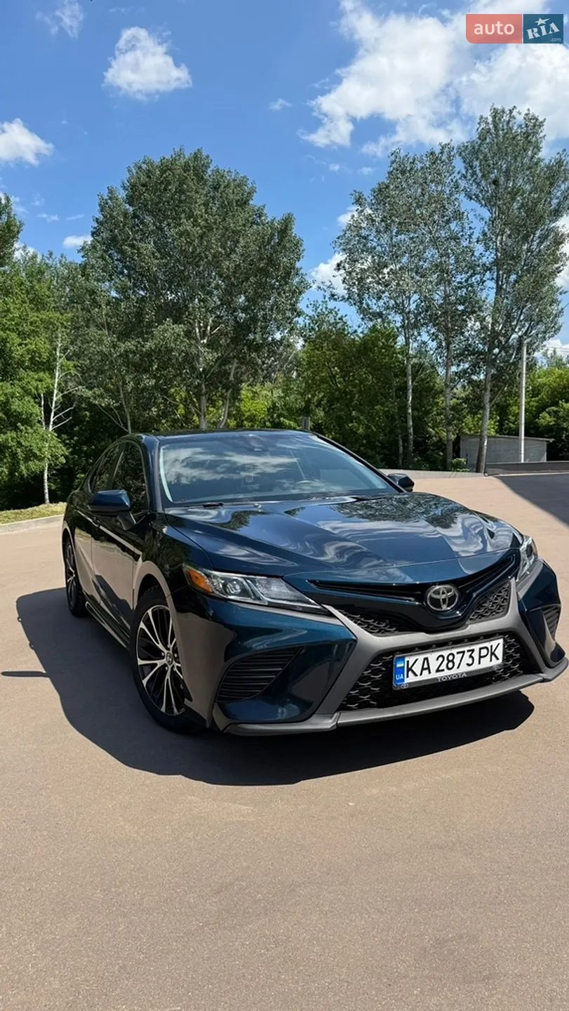 2018 Toyota Camry - фото 1