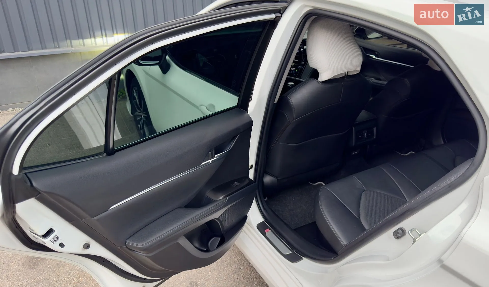 2023 Toyota Camry - мініатюра 35