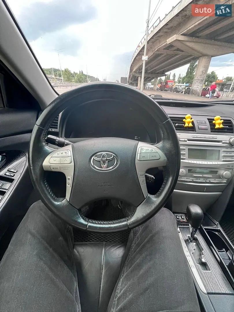 2010 Toyota Camry - мініатюра 11