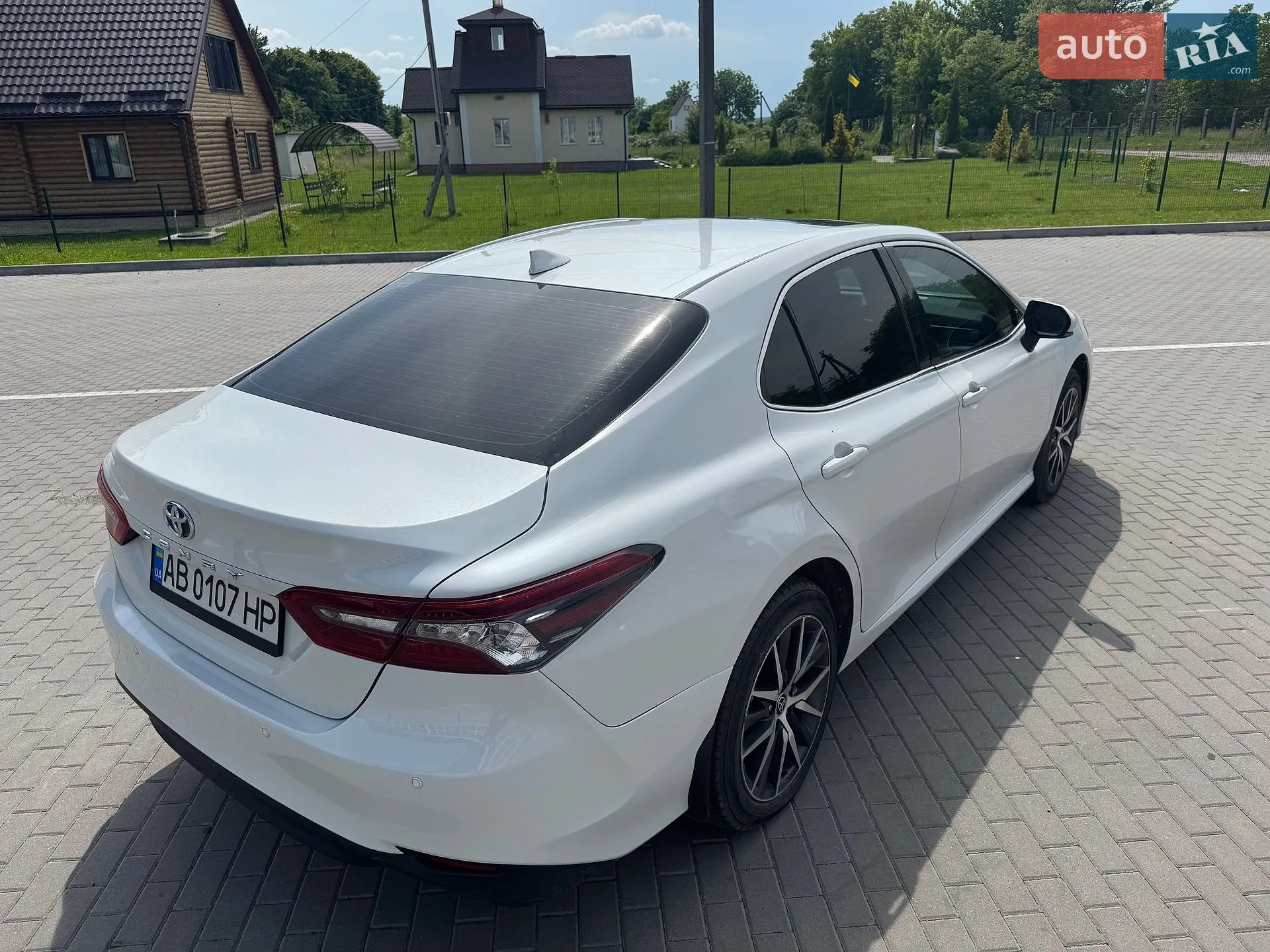 2022 Toyota Camry - мініатюра 2