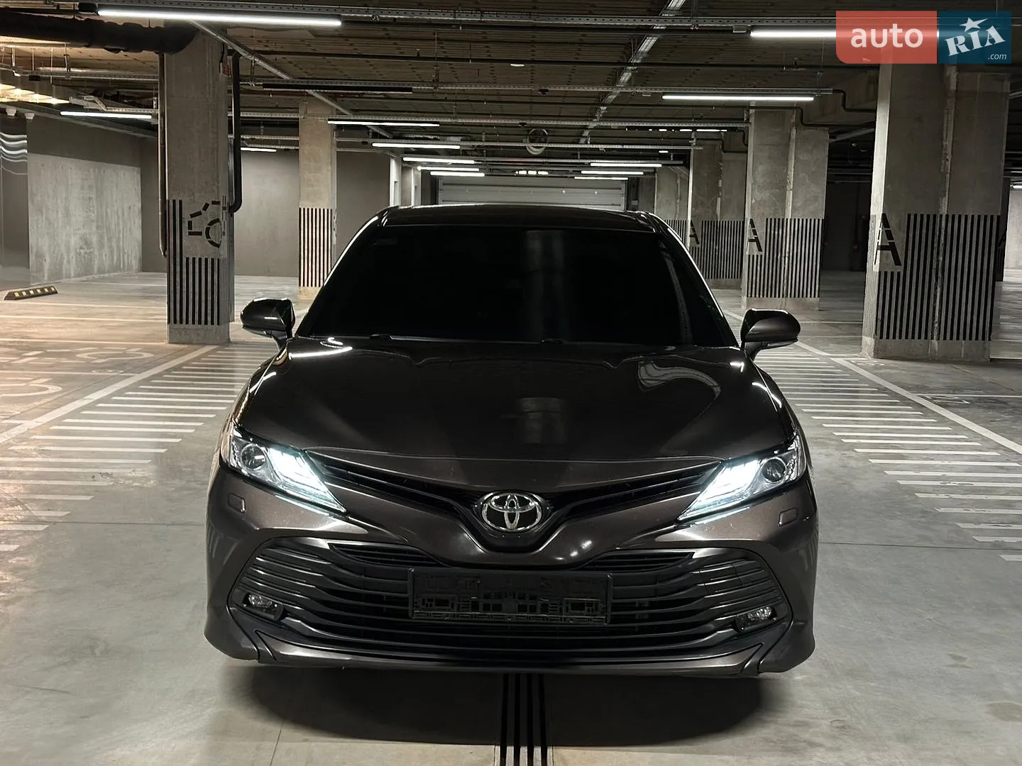 2018 Toyota Camry - мініатюра 11