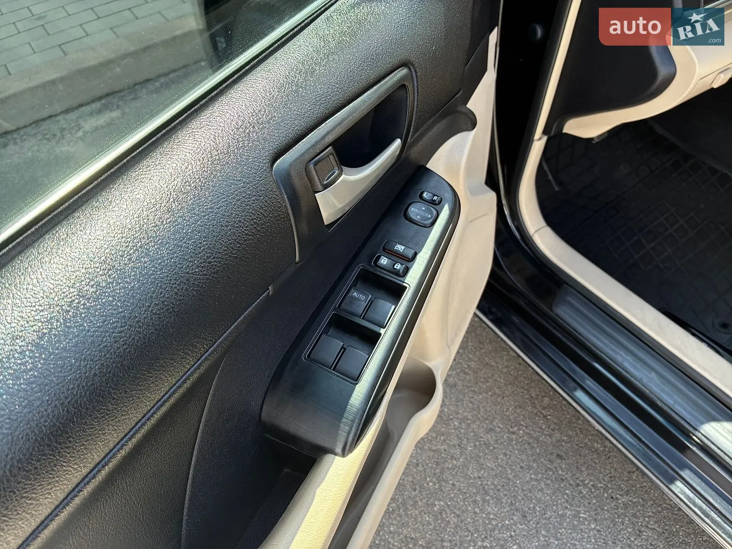2014 Toyota Camry - мініатюра 25