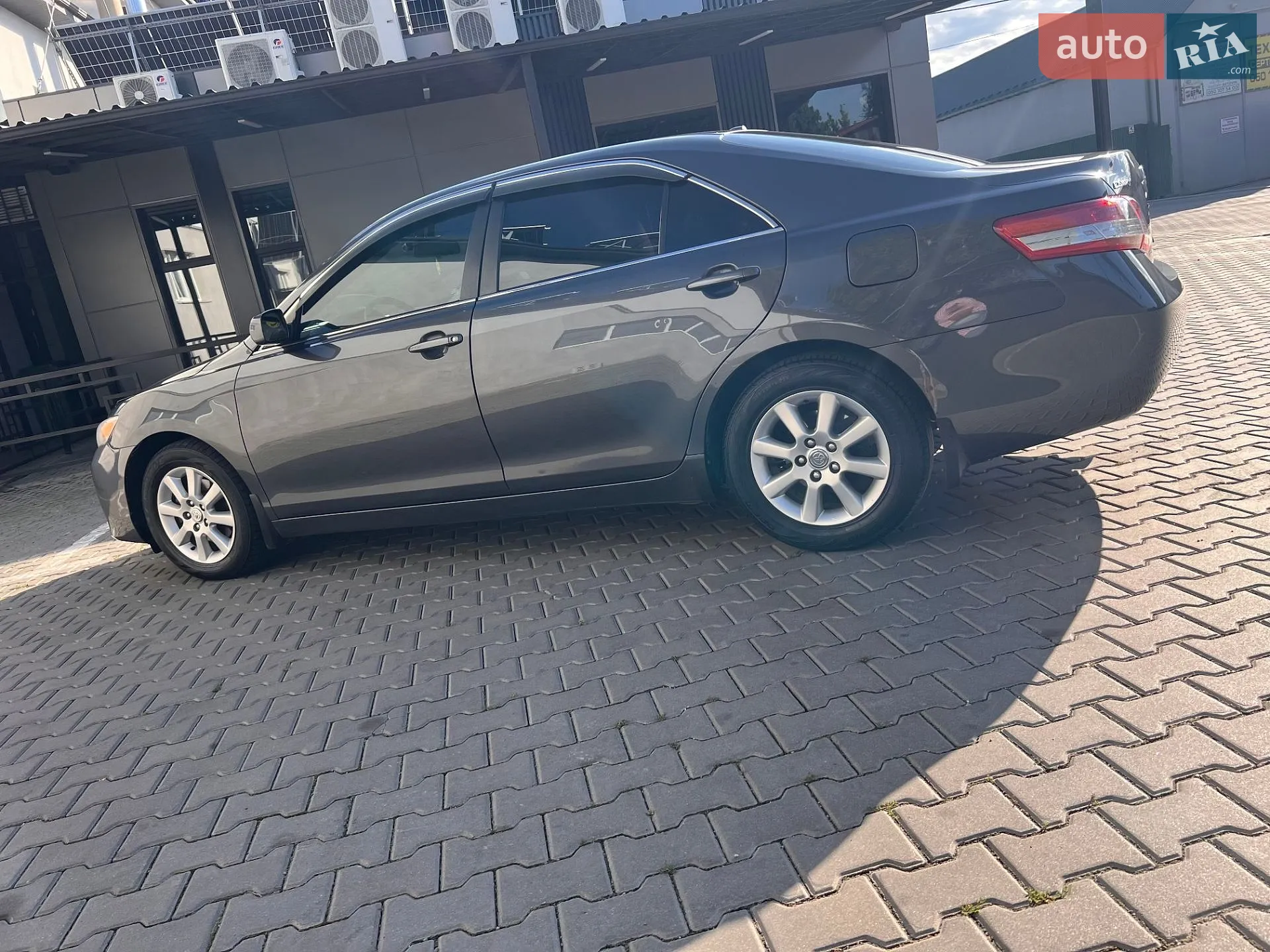 2010 Toyota Camry - мініатюра 2