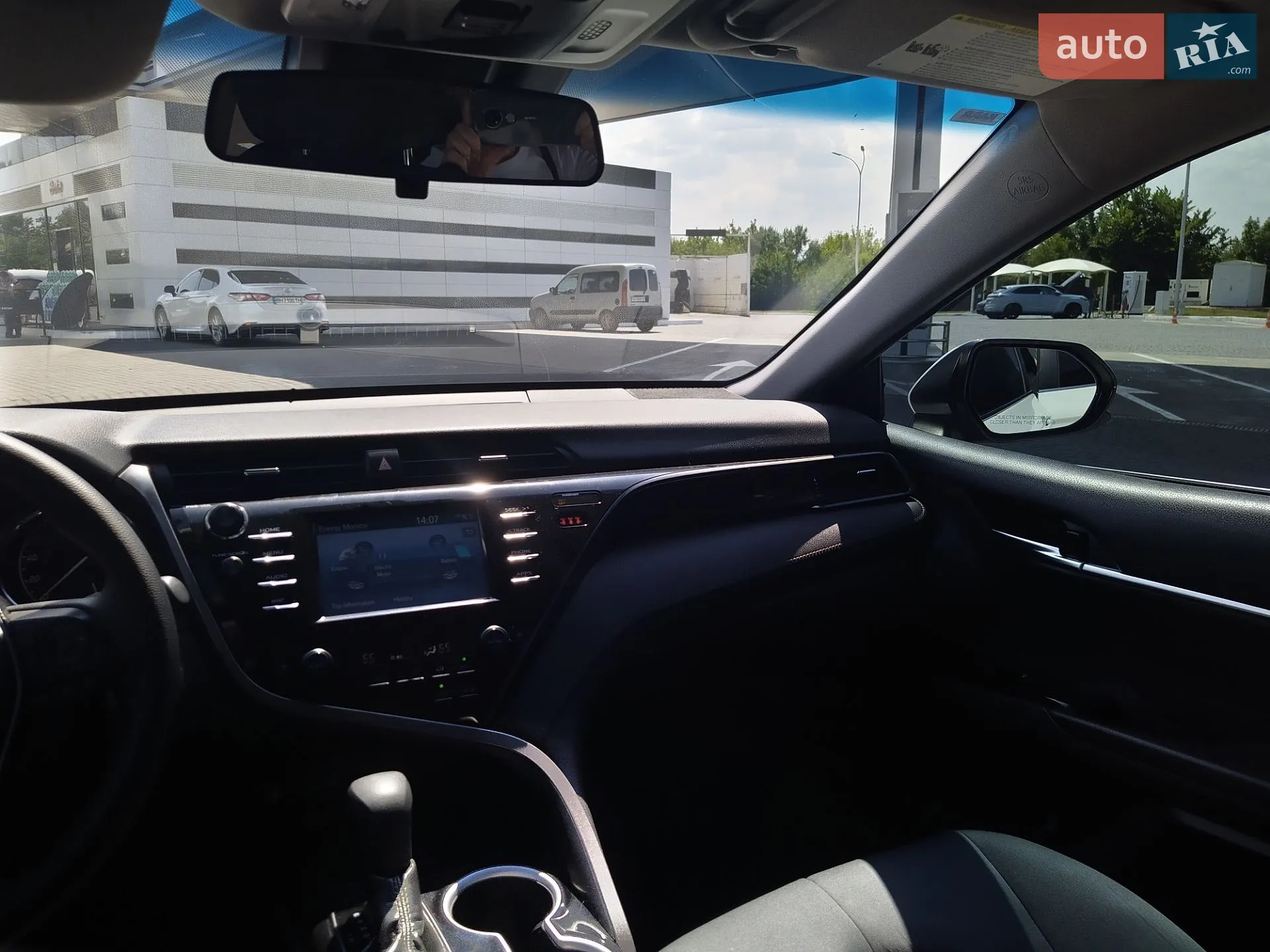 2018 Toyota Camry - мініатюра 18