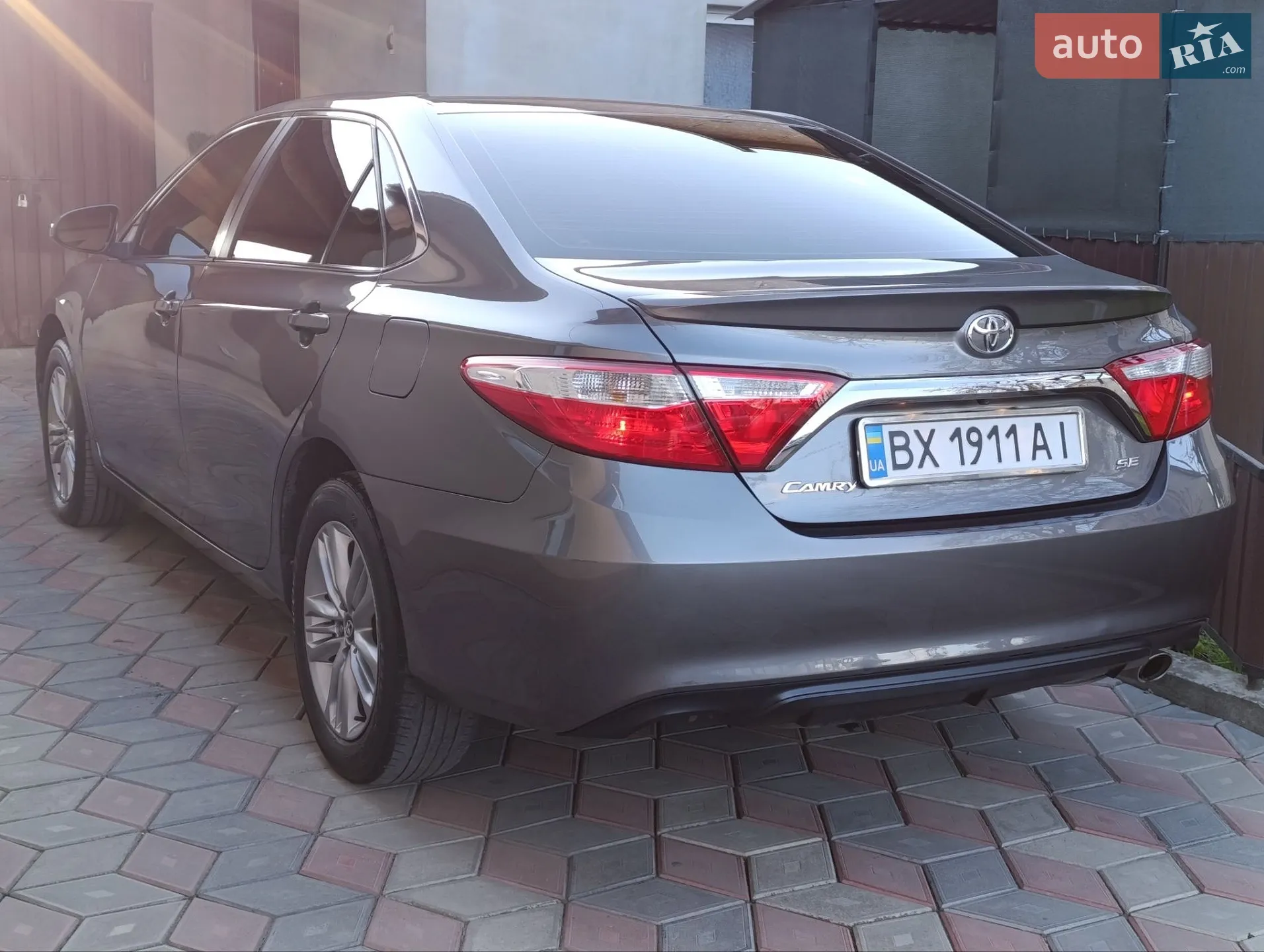 2016 Toyota Camry - мініатюра 2