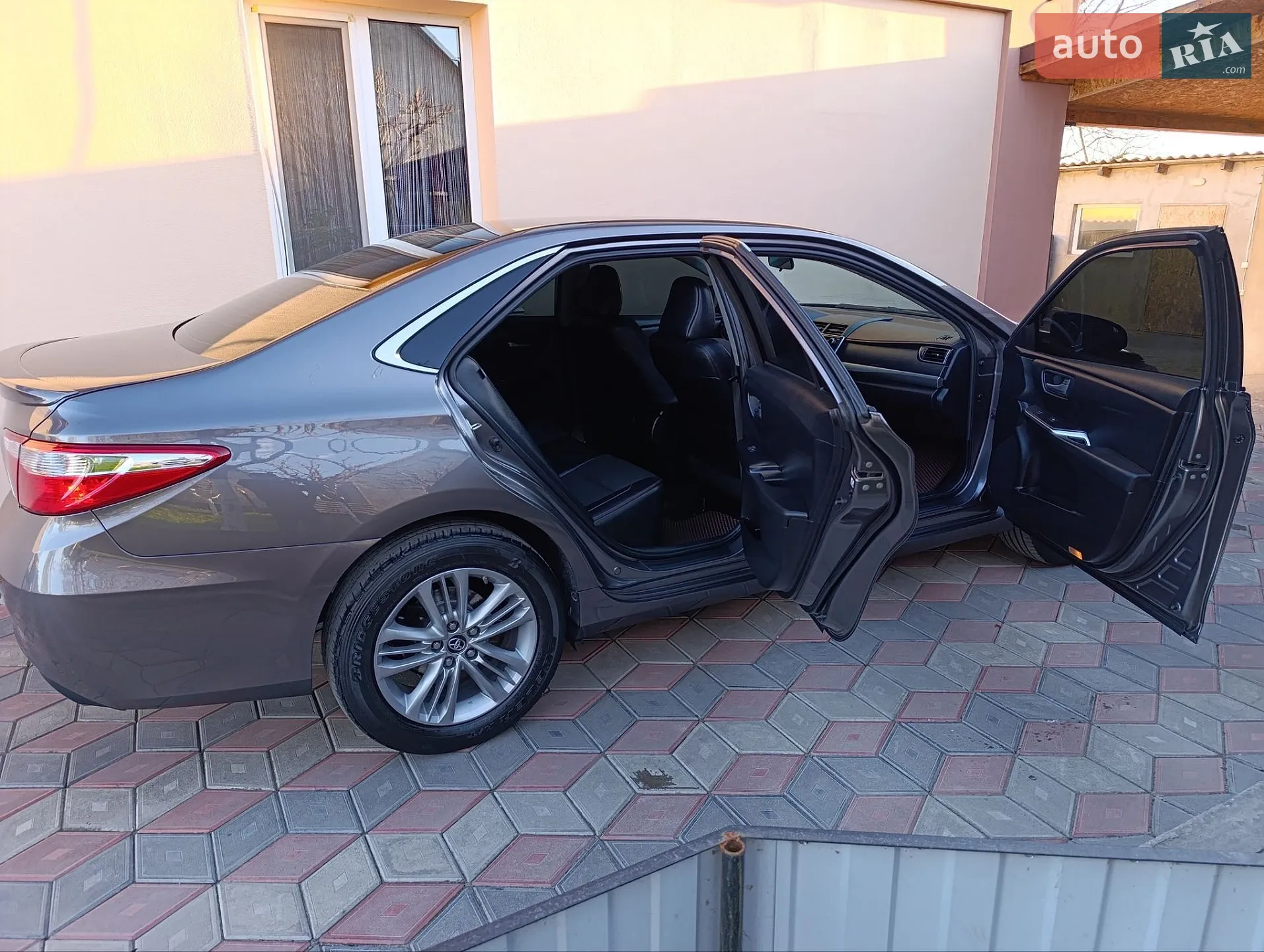 2016 Toyota Camry - мініатюра 11