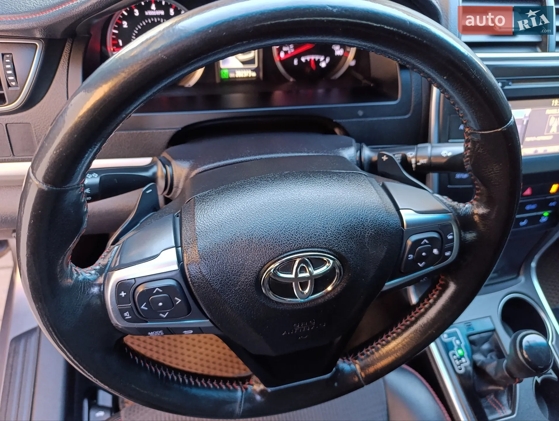 2016 Toyota Camry - мініатюра 16