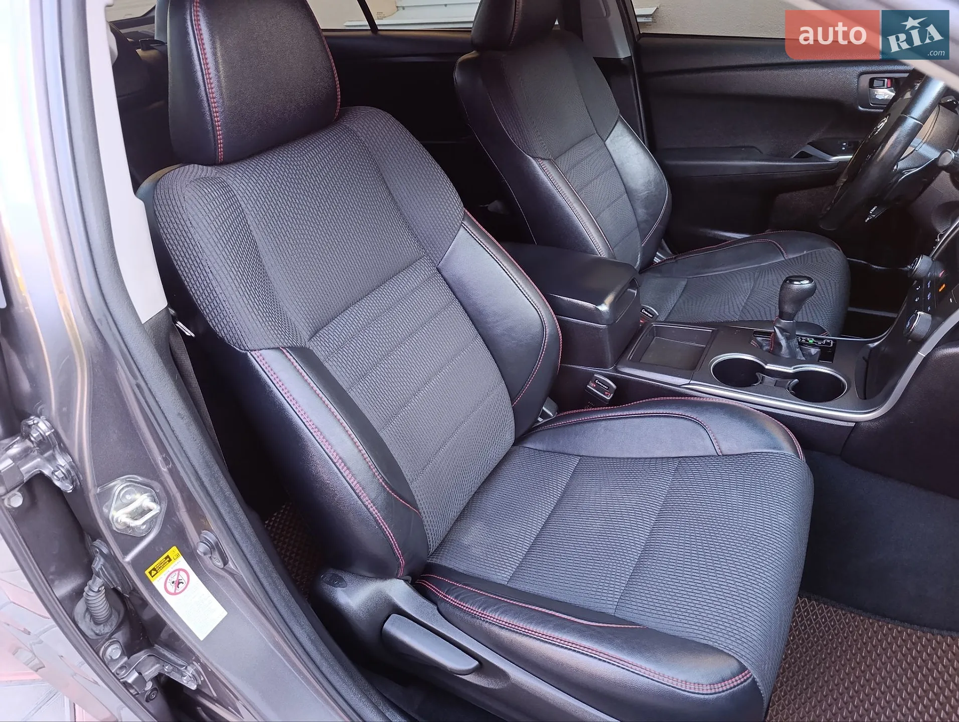 2016 Toyota Camry - мініатюра 21