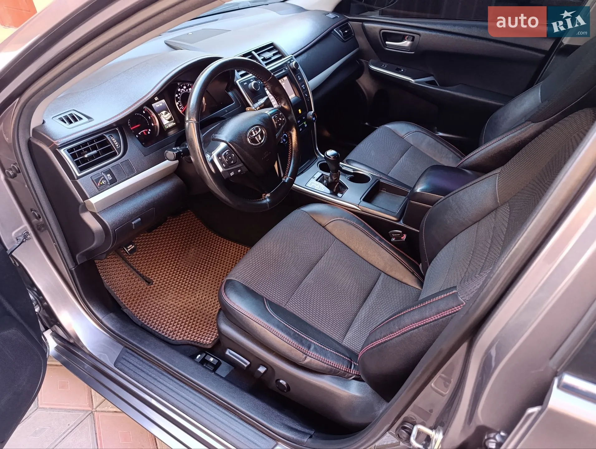 2016 Toyota Camry - мініатюра 12