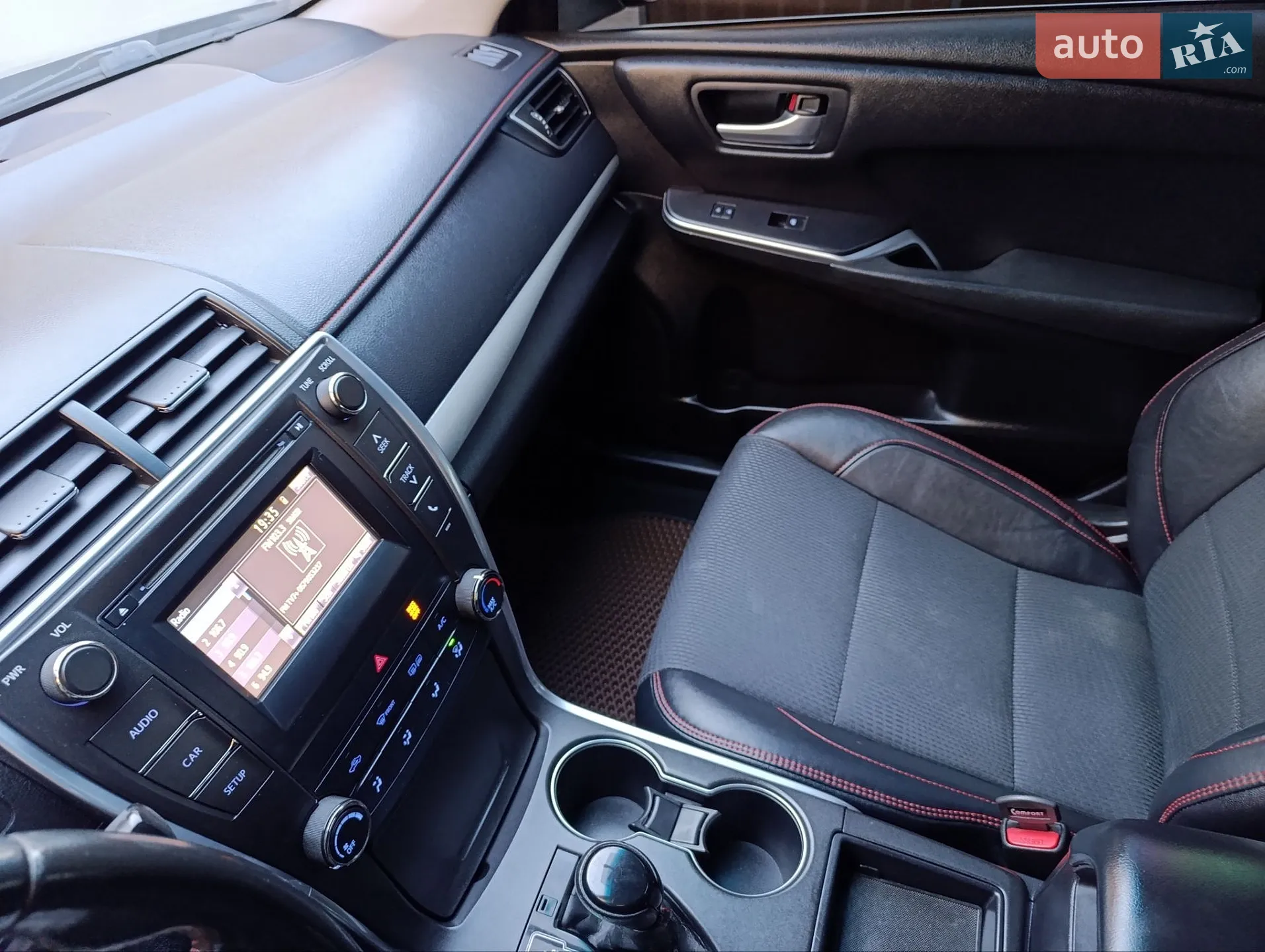 2016 Toyota Camry - мініатюра 30