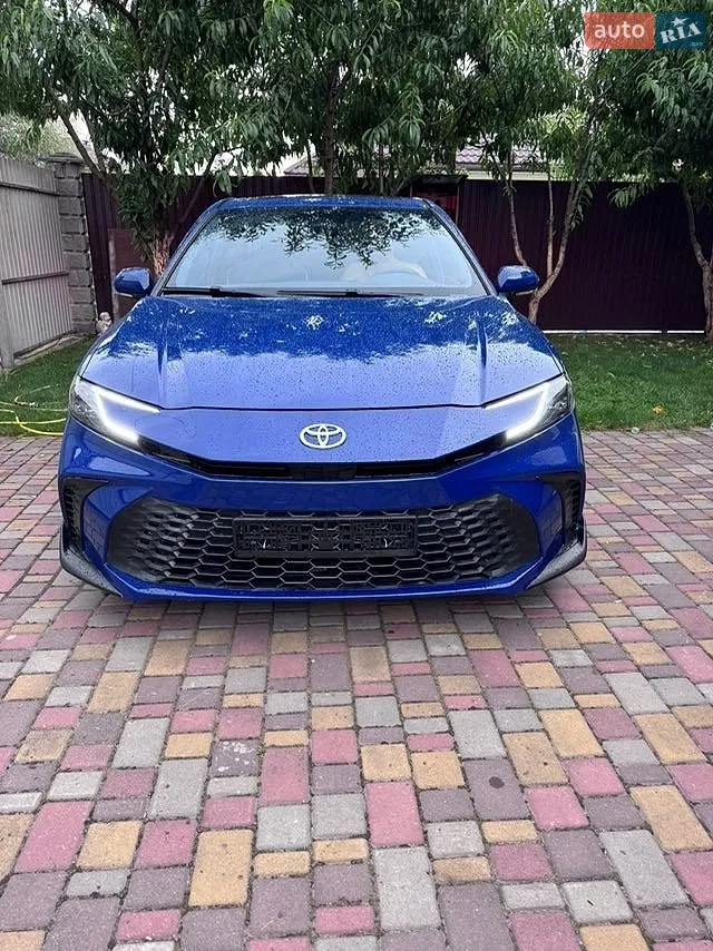 2025 Toyota Camry - фото 1