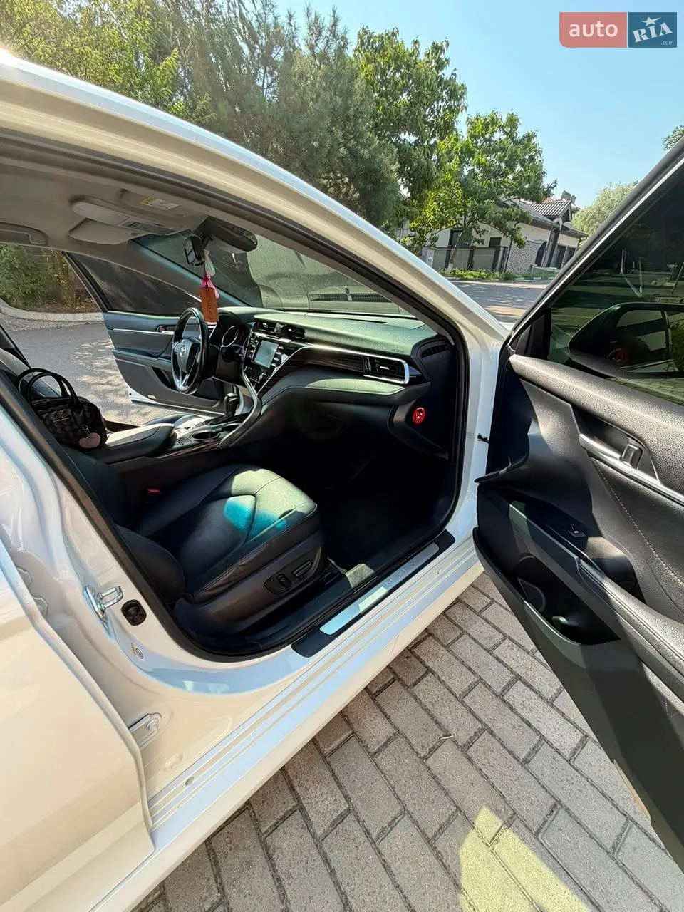 2018 Toyota Camry - мініатюра 17