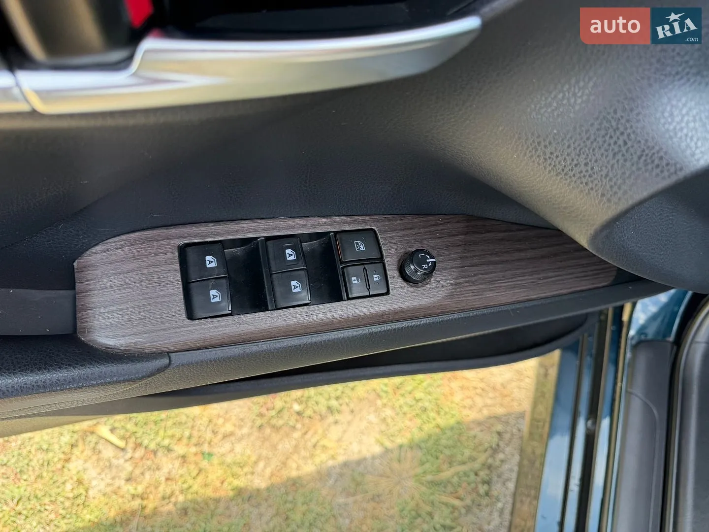 2018 Toyota Camry - мініатюра 17