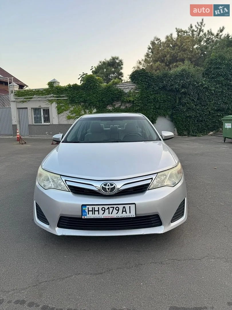 2014 Toyota Camry - мініатюра 2