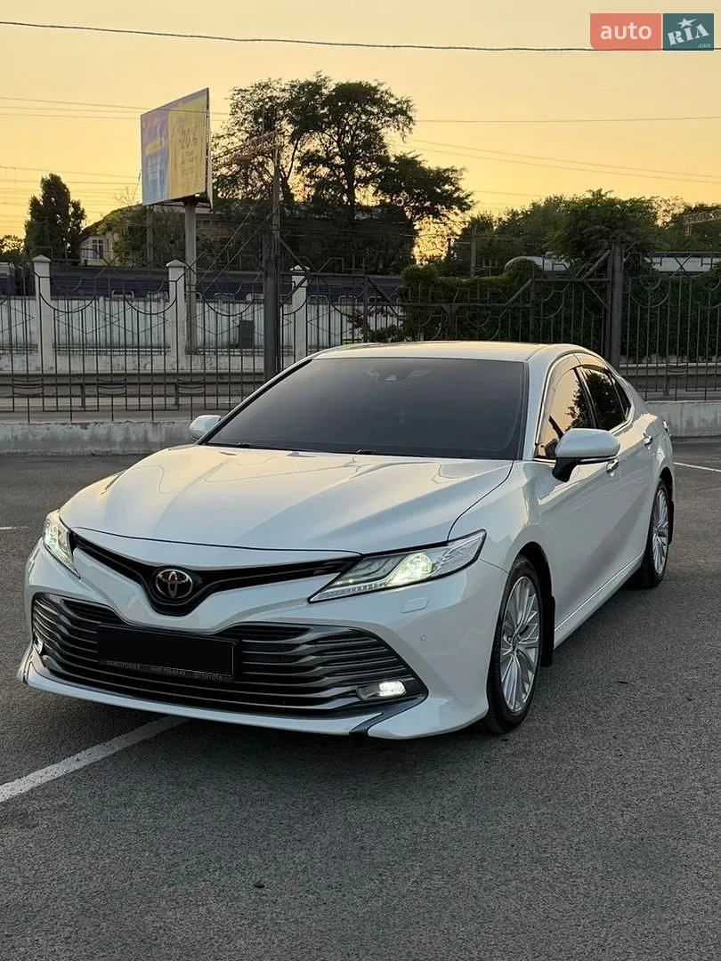 2020 Toyota Camry - мініатюра 2