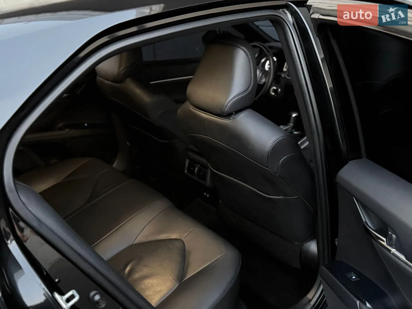 2018 Toyota Camry - мініатюра 19