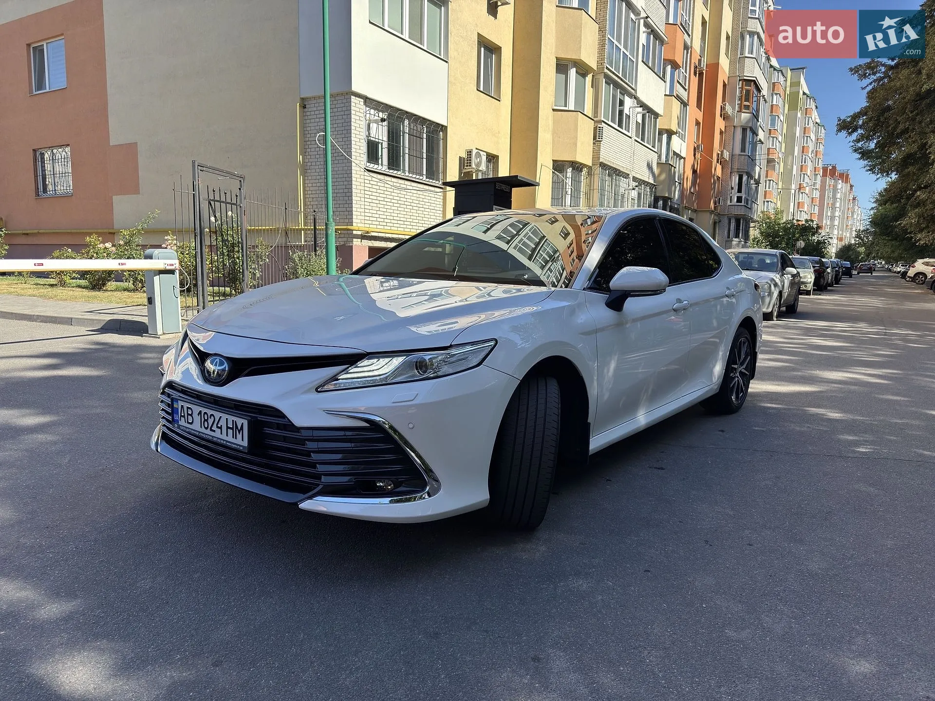 2021 Toyota Camry - мініатюра 3