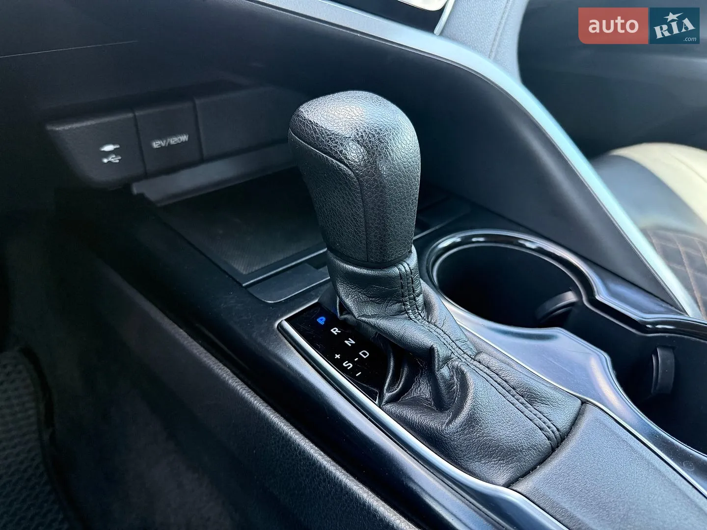 2018 Toyota Camry - мініатюра 23
