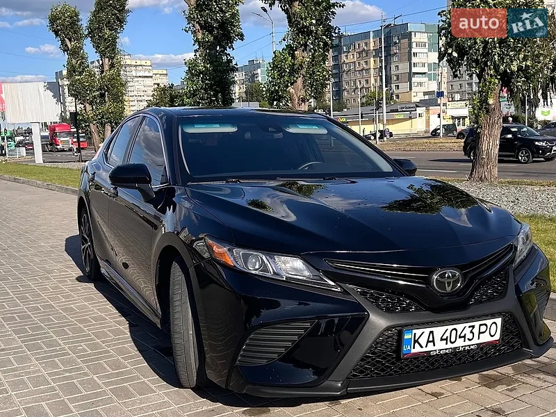 Toyota Camry 2019