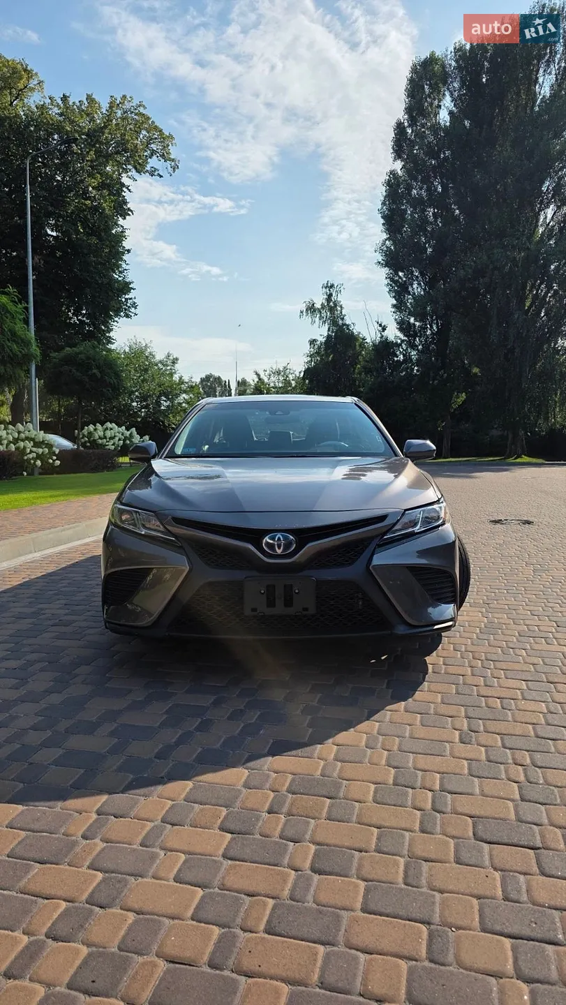 2018 Toyota Camry - мініатюра 3