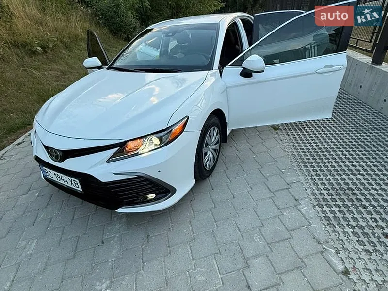 Toyota Camry 2023