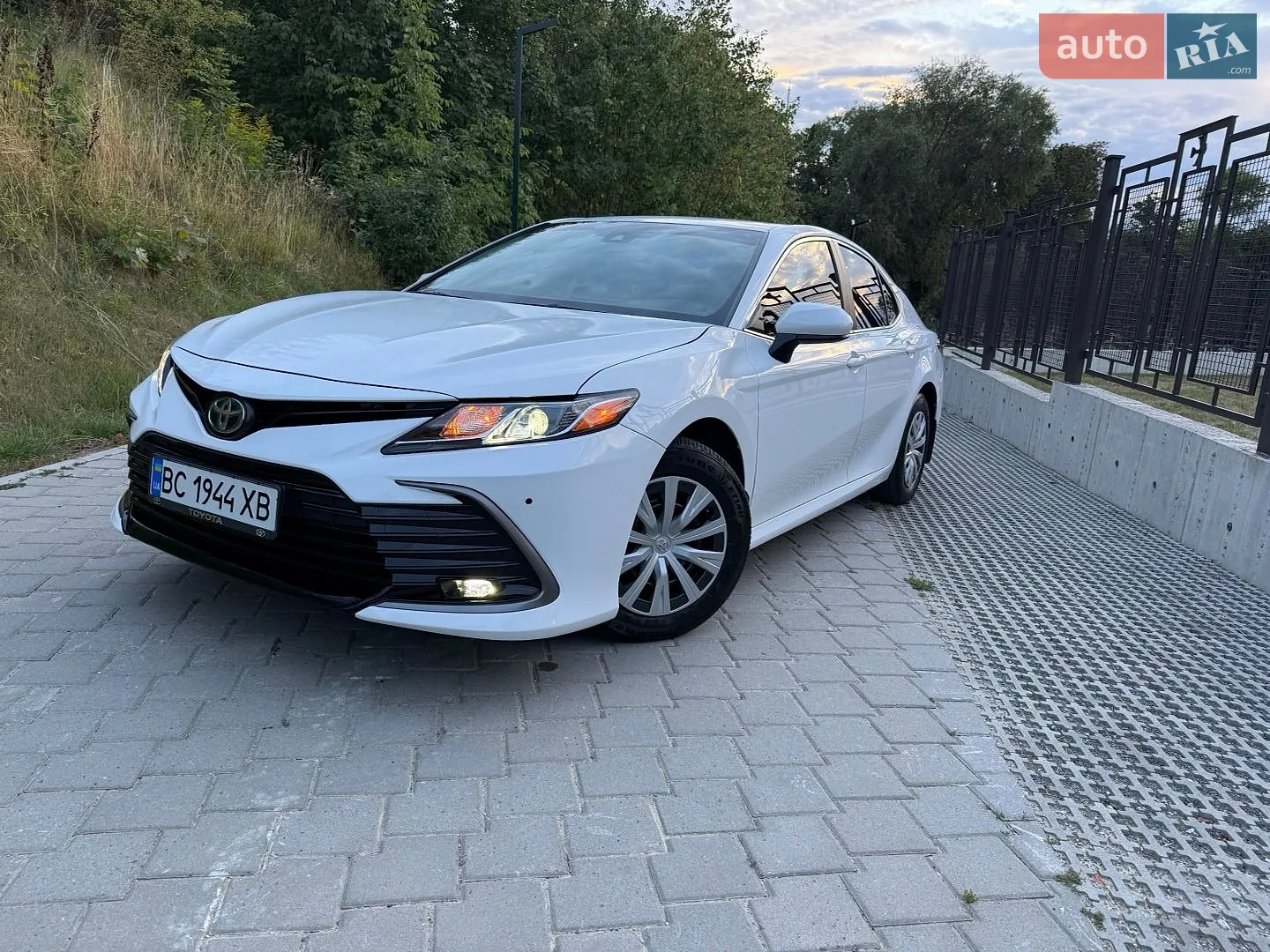 2023 Toyota Camry - мініатюра 2