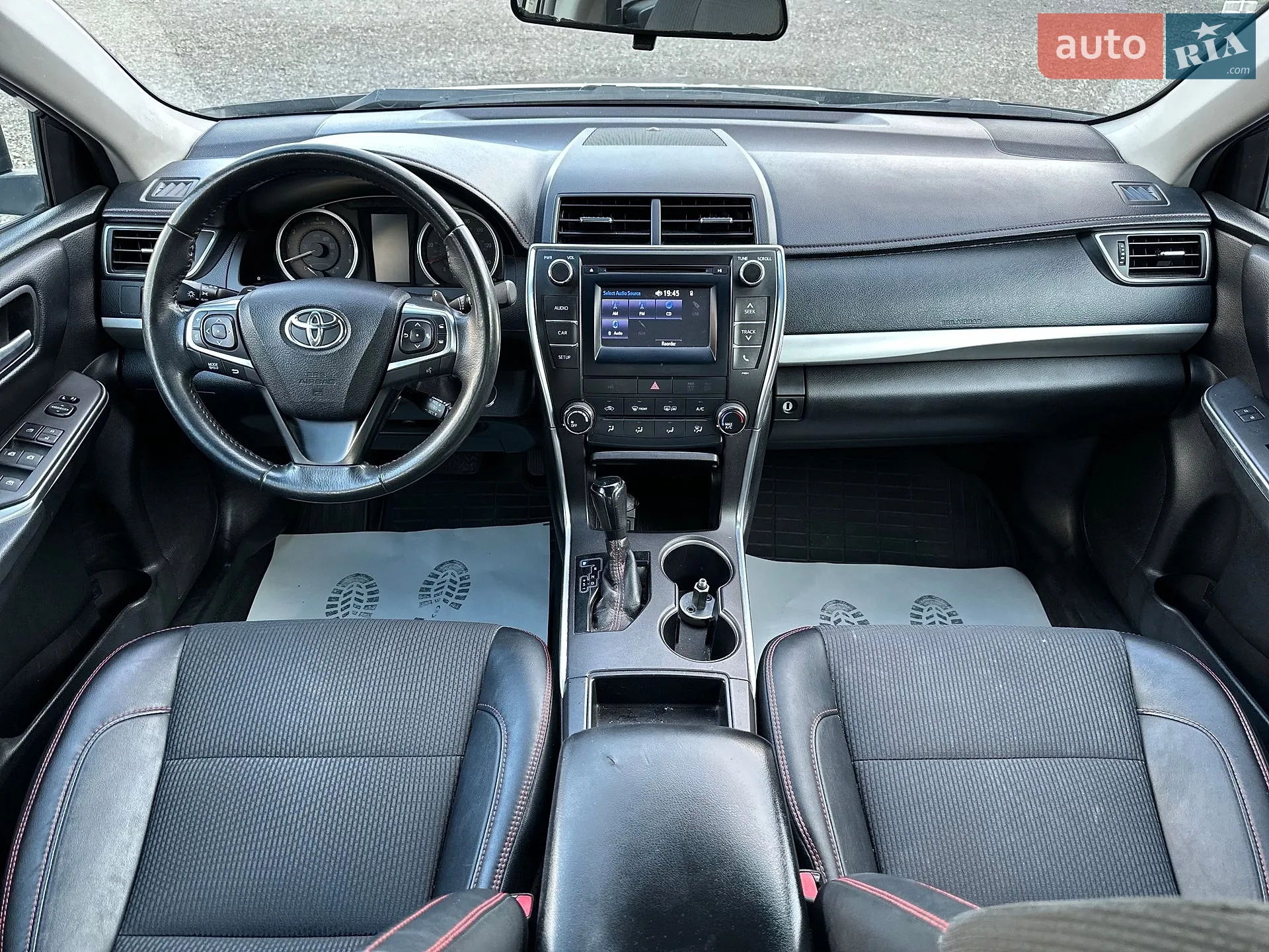 2016 Toyota Camry - мініатюра 17