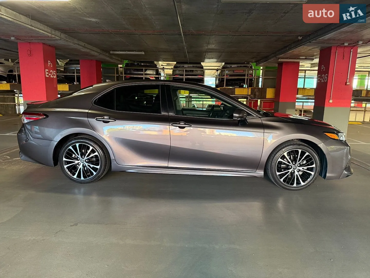 2020 Toyota Camry - мініатюра 3