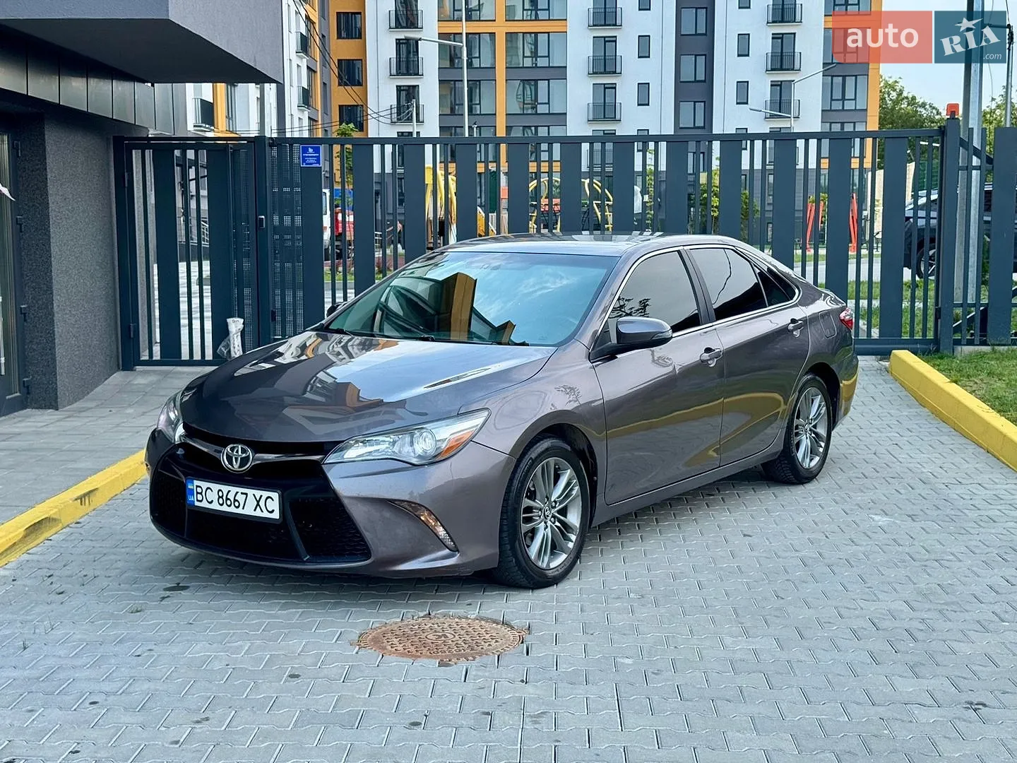 2016 Toyota Camry - фото 1