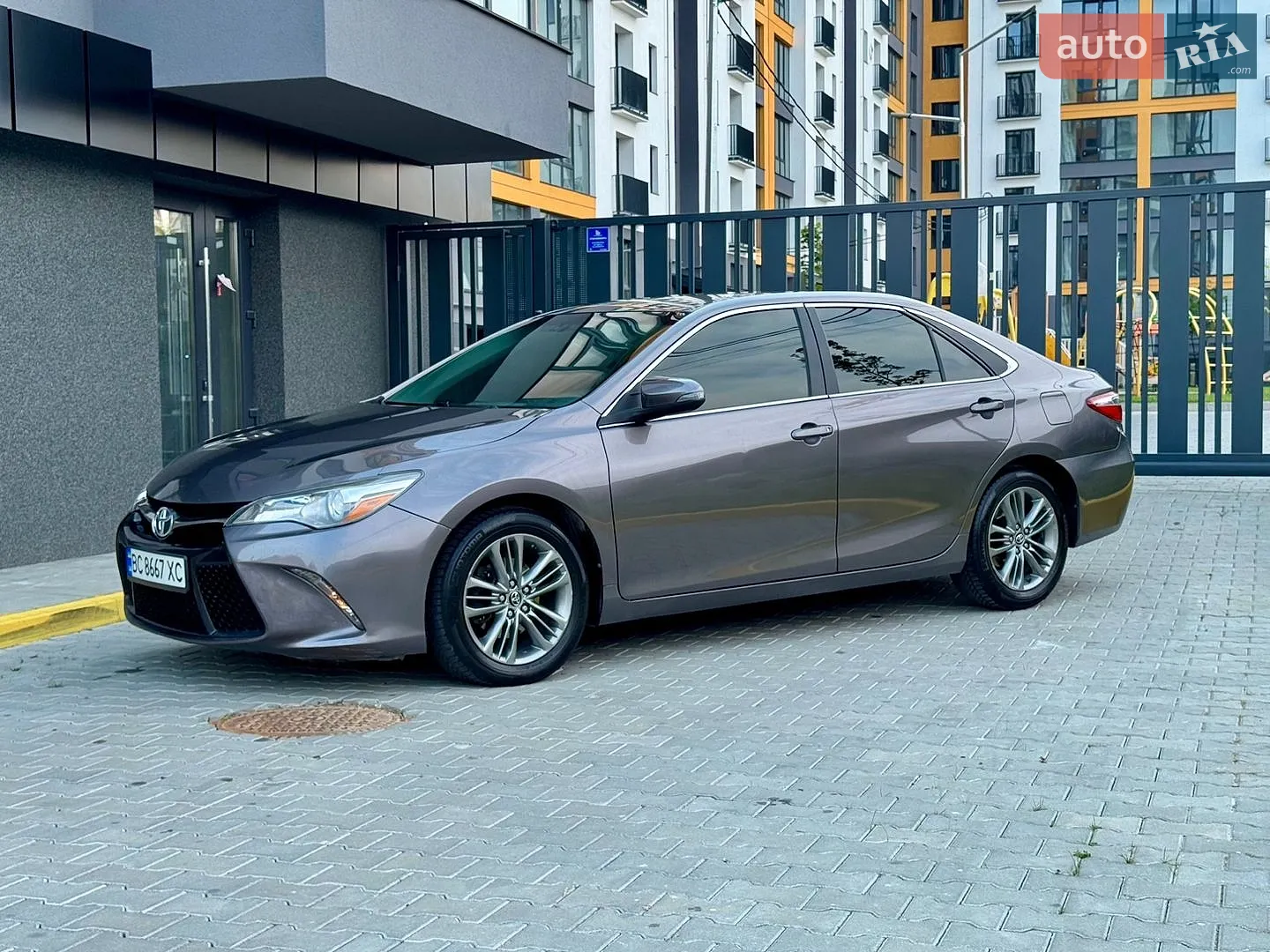 2016 Toyota Camry - мініатюра 3