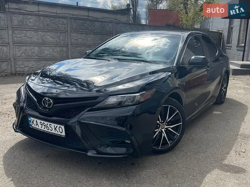 Toyota Camry 2021
