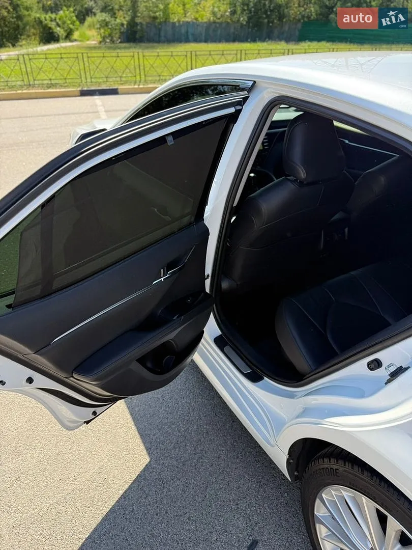 2019 Toyota Camry - мініатюра 18