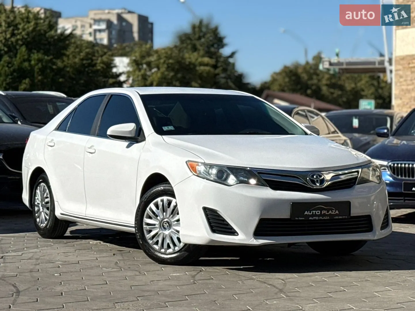 2013 Toyota Camry - мініатюра 3