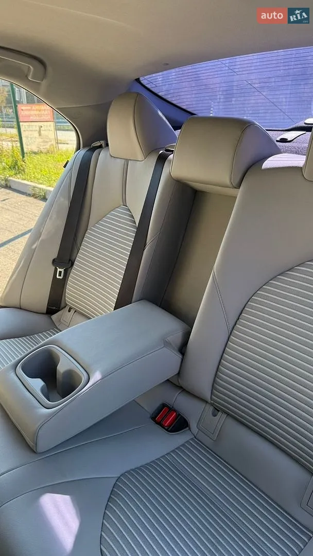 2018 Toyota Camry - мініатюра 21