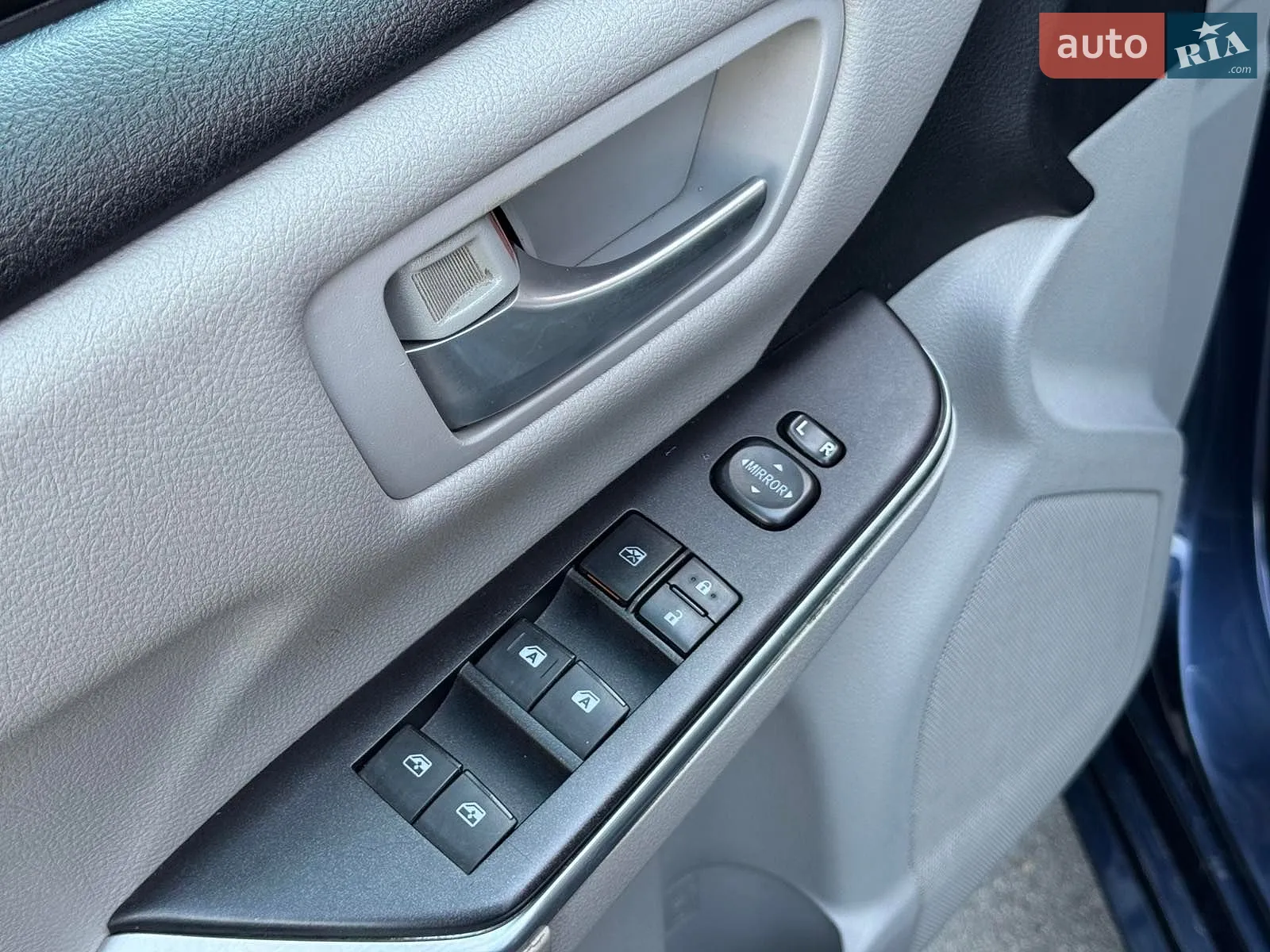 2016 Toyota Camry - мініатюра 13