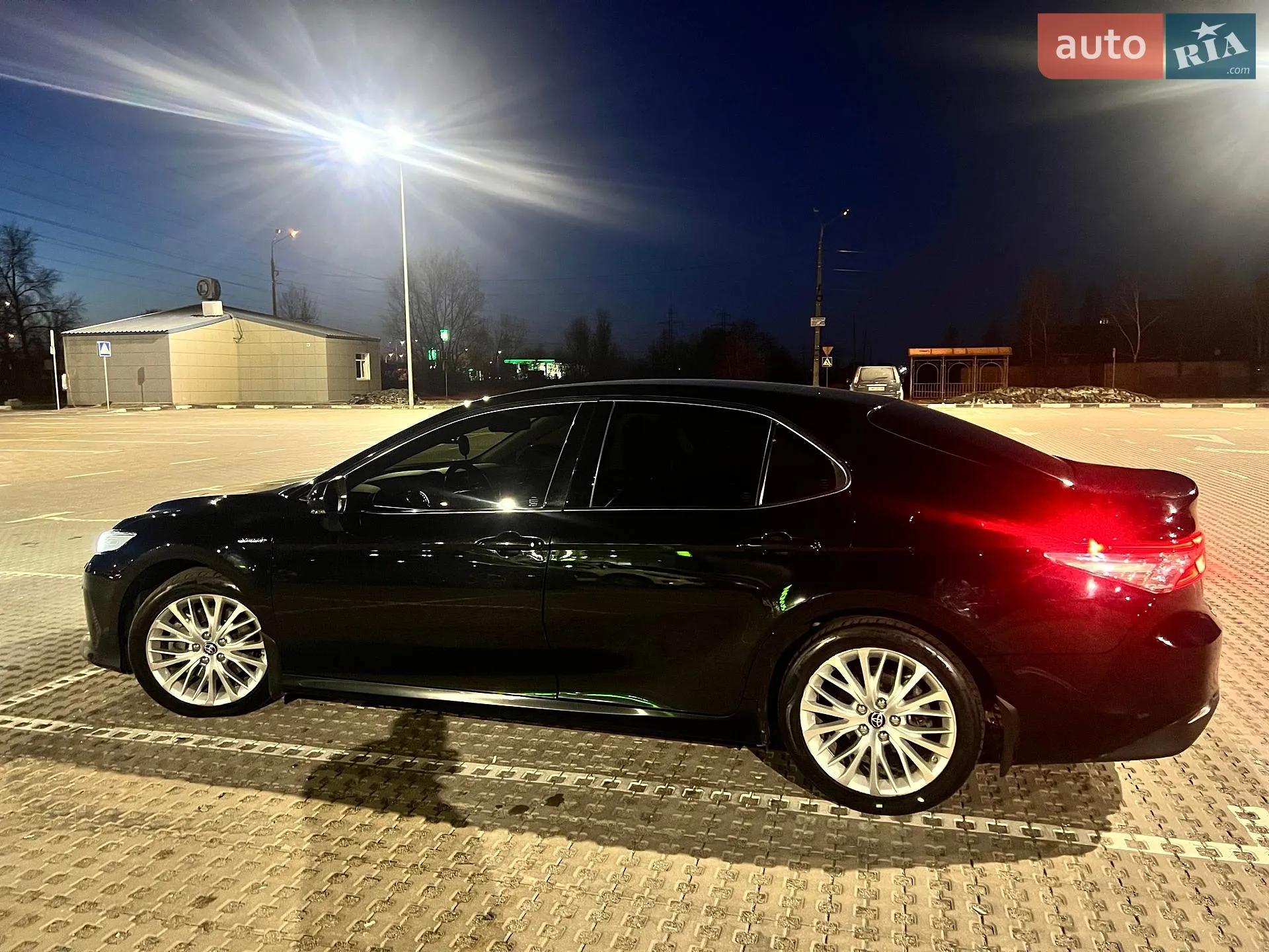 2020 Toyota Camry - мініатюра 4